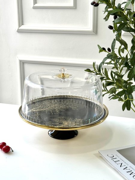 جاط كعك برجل مع غطاء مدور مشجر حز ذهبي