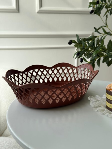 بيضاوي بني غامق