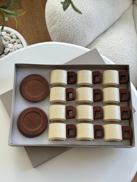 فناجين قهوه بورسلان منقط صحن خشب 12+12