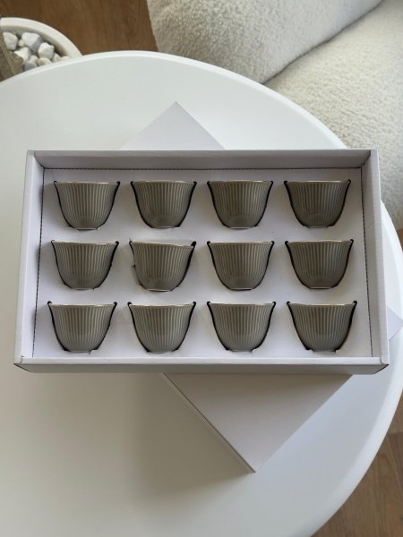 طقم فناجين ساده امبر محزز / 12