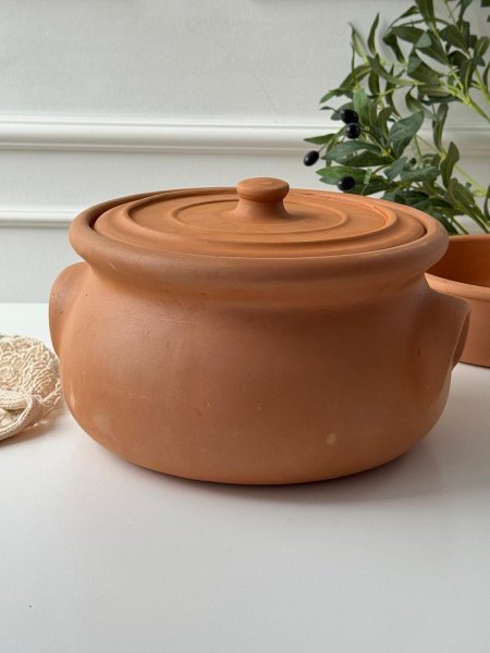 طنجره فخار + 2 يد / قدر