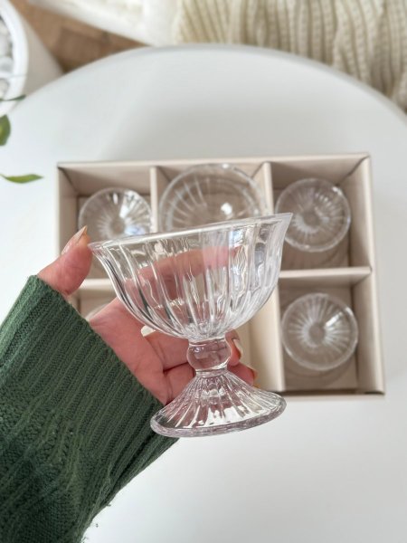 كاسات بوظه برجل شفاف محزز / 6