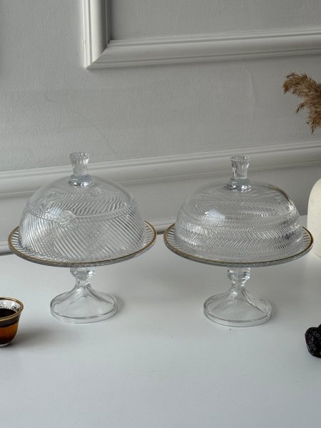 جاط كعك برجل زجاج حز ذهبي