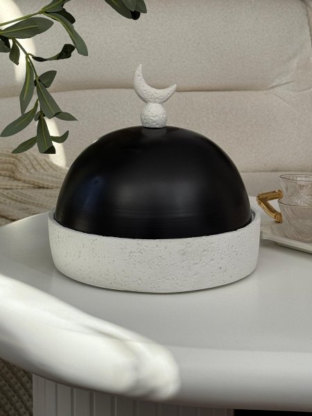 مضيفه جبصين غطاء اسود