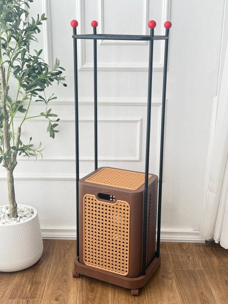 سلة غسيل + علاقه ملابس (39*35*135)سم