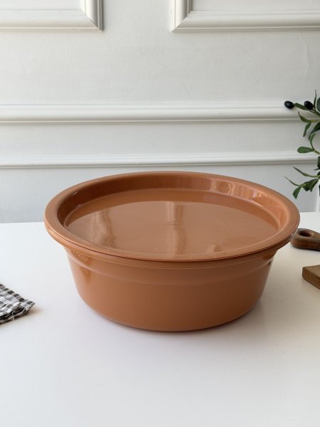 طشط بلاستيك مع غطاء مدور (34 سم)