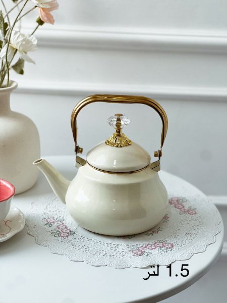 ابريق شاي ابيض يد ذهبي1.5لتر <br> <span class='text-color-warm'>نفذت الكمية (Sold Out)</span>