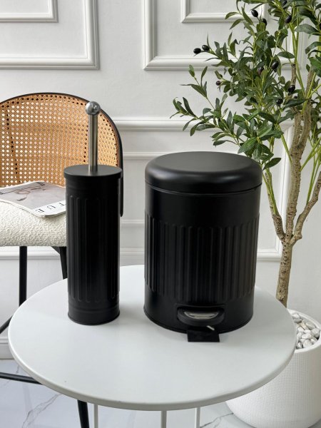 طقم سطل+فرشاه حمام حديد محزز