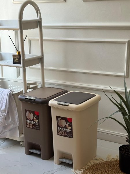 سطل دعسه بلاستيك20لتر