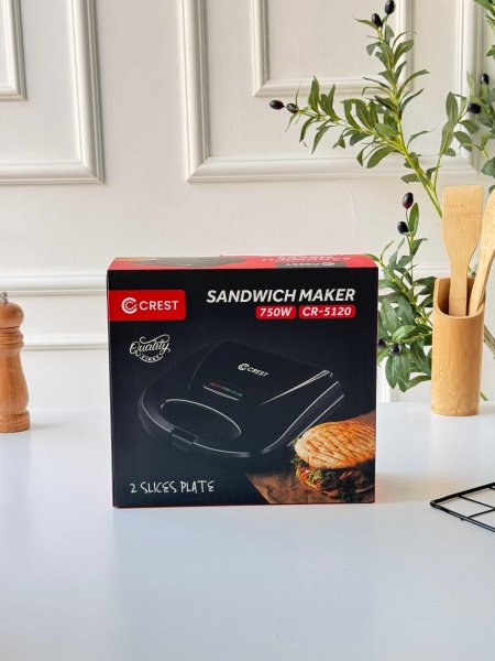 توستر اسود صغير